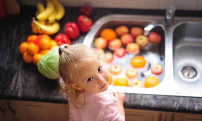 How to Wash Fruits and Vegetables: A Complete Guide
